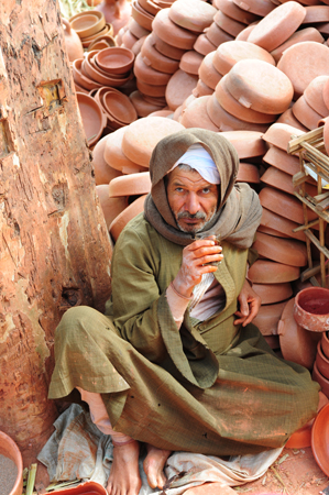 Egypt: A potter takes a tea break : Travel World : Michael Ventura Photography, Washington DC, Portraits, Stock, Caribbean, Headshots, head, shots , Photographer, Photography